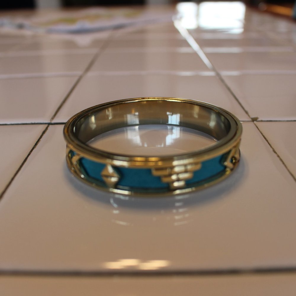 HOUSE OF HARLOW 1960 BLUE AZTEC BANGLE